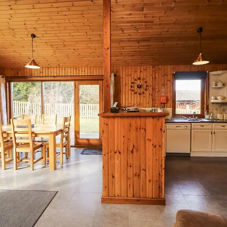 26 Dukes Meadow *