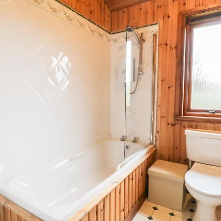 26 Dukes Meadow * Ellonby