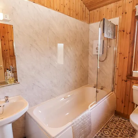 בית נופש 26 Dukes Meadow