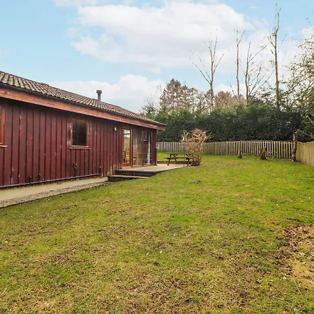 26 Dukes Meadow